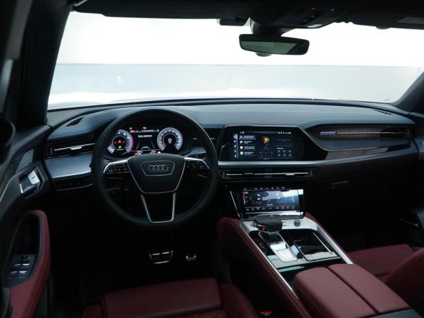 Audi Q6 с пробегом 2025 года, цена 7 200 444 рубля, 1327 км, внедорожник, Автокод Объявления