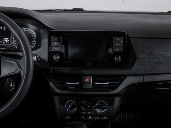 Volkswagen Polo VI с пробегом 2022 года, цена 1 600 000 рублей, 92998 км, лифтбек, Автокод Объявления