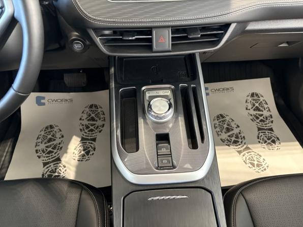 Haval Jolion I Рестайлинг с пробегом 2025 года, цена 2 048 300 рублей, 4915 км, внедорожник, Автокод Объявления