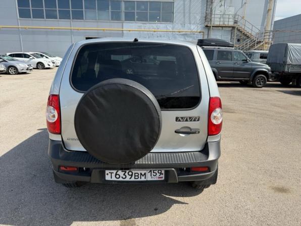 Chevrolet Niva I Рестайлинг с пробегом 2017 года, цена 675 000 рублей, 133984 км, внедорожник, Автокод Объявления