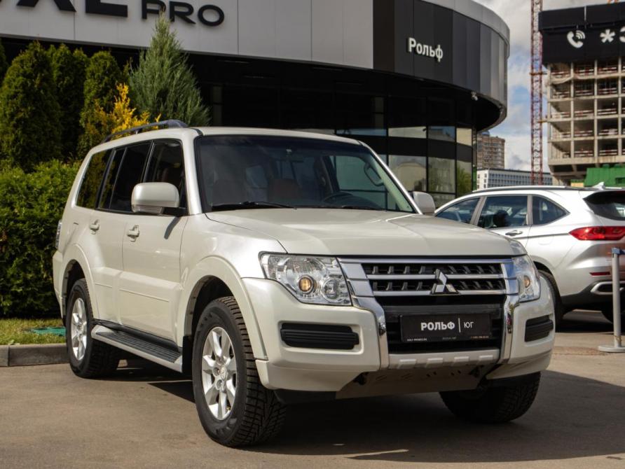 Mitsubishi Pajero IV Рестайлинг 2 Москва  - изображение 2