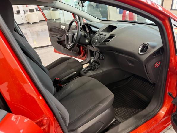 Ford Fiesta Mk6 Рестайлинг с пробегом 2016 года, цена 913 000 рублей, 82253 км, хэтчбек, Автокод Объявления