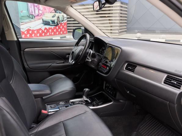 Mitsubishi Outlander III Рестайлинг 3 с пробегом 2019 года, цена 2 548 000 рублей, 96900 км, внедорожник, Автокод Объявления