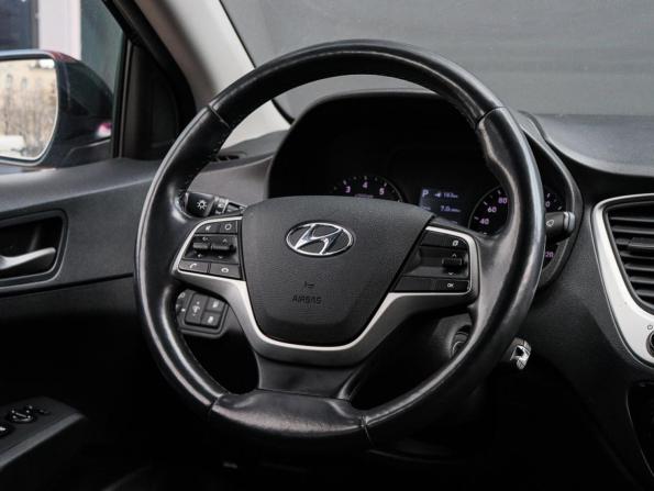 Hyundai Solaris II с пробегом 2018 года, цена 1 350 000 рублей, 166833 км, седан, Автокод Объявления