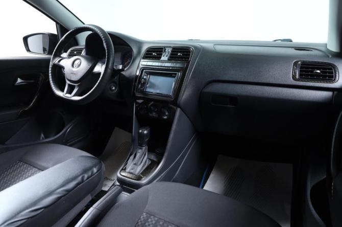 Volkswagen Polo V Рестайлинг с пробегом 2019 года, цена 1 069 000 рублей, 150000 км, седан, Автокод Объявления