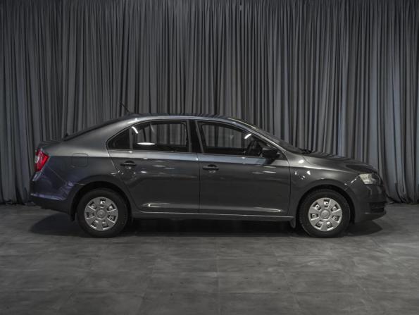 Skoda Rapid I с пробегом 2016 года, цена 1 099 000 рублей, 111130 км, лифтбек, Автокод Объявления