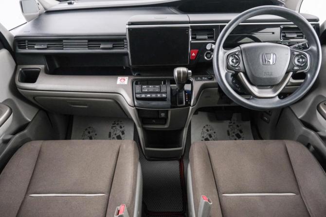 Honda Stepwgn V Рестайлинг с пробегом 2021 года, цена 2 339 000 рублей, 86730 км, минивэн, Автокод Объявления