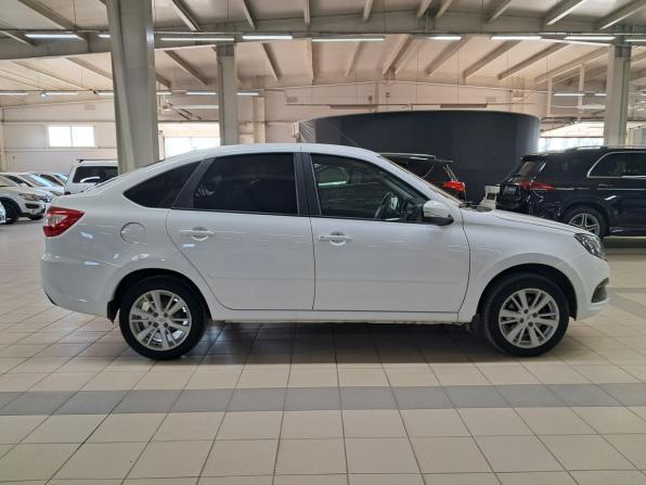 Lada (ВАЗ) Granta I Рестайлинг с пробегом 2022 года, цена 699 000 рублей, 42196 км, лифтбек, Автокод Объявления
