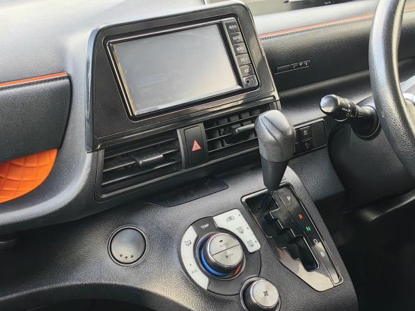 Toyota Sienta II с пробегом 2017 года, цена 1 419 000 рублей, 130000 км, компактвэн, Автокод Объявления