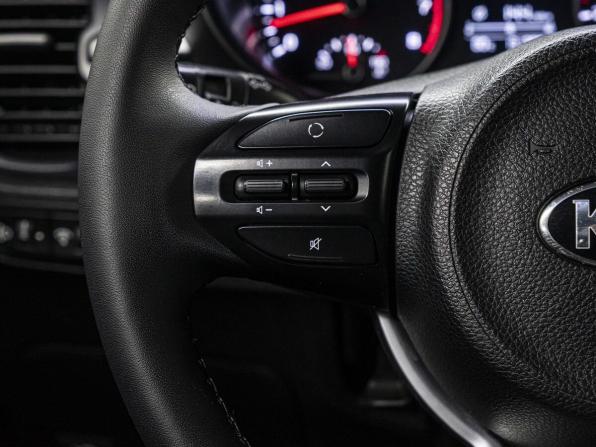 Kia Rio IV с пробегом 2017 года, цена 929 000 рублей, 131183 км, седан, Автокод Объявления