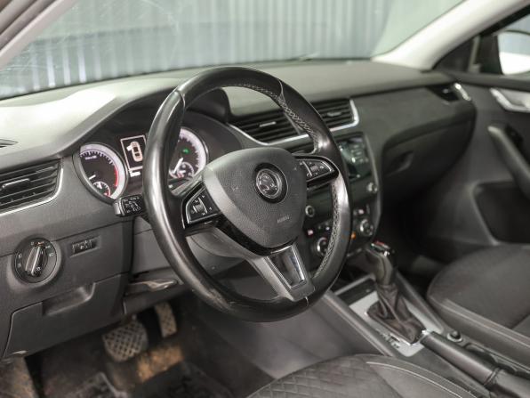 Skoda Octavia III (A7) с пробегом 2016 года, цена 1 375 000 рублей, 201295 км, лифтбек, Автокод Объявления
