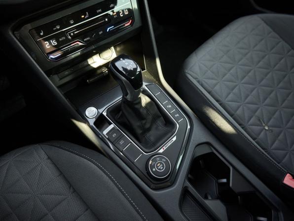 Volkswagen Tiguan II Рестайлинг с пробегом 2021 года, цена 3 068 000 рублей, 140095 км, внедорожник, Автокод Объявления