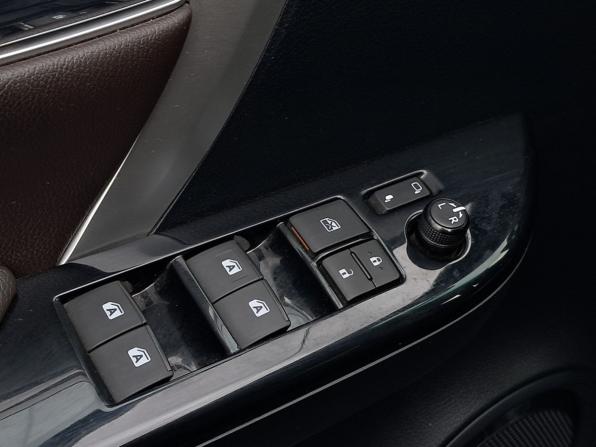 Toyota Fortuner II с пробегом 2018 года, цена 3 790 000 рублей, 80329 км, внедорожник, Автокод Объявления