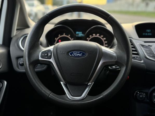 Ford Fiesta Mk6 Рестайлинг с пробегом 2015 года, цена 650 000 рублей, 100254 км, седан, Автокод Объявления