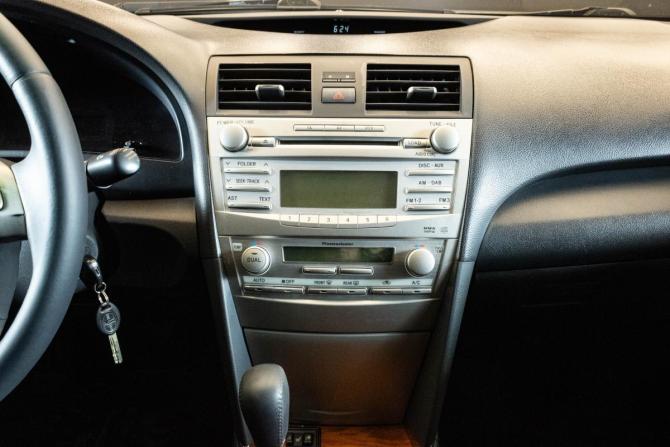 Toyota Camry VI (XV40) Рестайлинг с пробегом 2011 года, цена 1 239 000 рублей, 270638 км, седан, Автокод Объявления