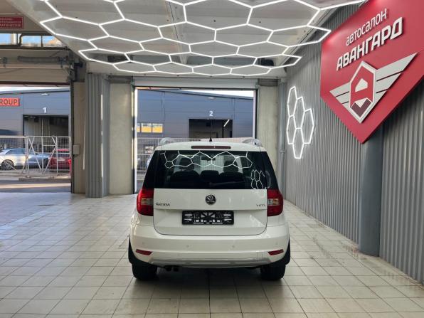Skoda Yeti I Рестайлинг с пробегом 2014 года, цена 990 000 рублей, 205000 км, внедорожник, Автокод Объявления
