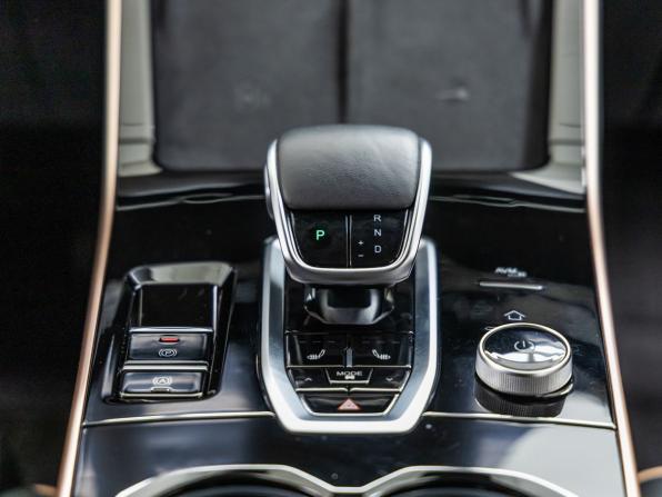 Omoda C5 I с пробегом 2023 года, цена 2 000 000 рублей, 35365 км, внедорожник, Автокод Объявления