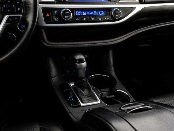 Toyota Highlander III (XU50) Рестайлинг с пробегом 2018 года, цена 3 999 000 рублей, 52105 км, внедорожник, Автокод Объявления