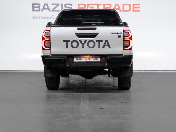 Toyota Hilux VIII Рестайлинг 2 с пробегом 2022 года, цена 6 849 000 рублей, 8613 км, пикап, Автокод Объявления