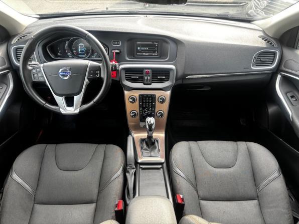 Volvo V40 Cross Country I с пробегом 2014 года, цена 1 048 000 рублей, 101000 км, хэтчбек, Автокод Объявления