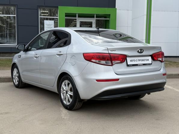 Kia Rio III Рестайлинг с пробегом 2015 года, цена 890 000 рублей, 136538 км, седан, Автокод Объявления