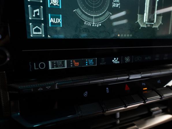 GMC Hummer EV с пробегом 2024 года, цена 18 900 000 рублей, 11 км, внедорожник, Автокод Объявления