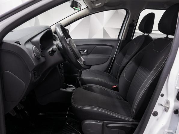Renault Sandero II с пробегом 2017 года, цена 846 000 рублей, 150000 км, хэтчбек, Автокод Объявления