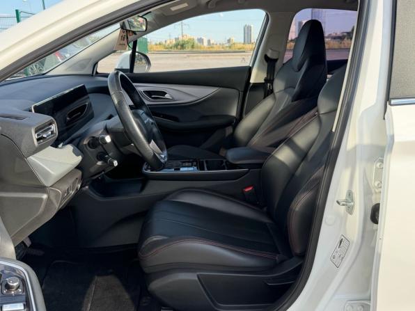BAIC U5 Plus с пробегом 2023 года, цена 1 090 000 рублей, 46100 км, седан, Автокод Объявления