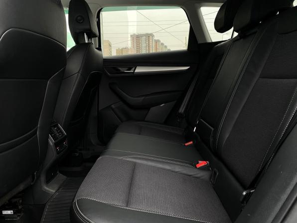Skoda Karoq I с пробегом 2021 года, цена 2 240 800 рублей, 89265 км, внедорожник, Автокод Объявления