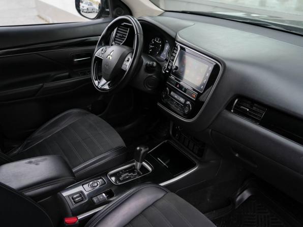 Mitsubishi Outlander III Рестайлинг 3 с пробегом 2018 года, цена 2 070 000 рублей, 55854 км, внедорожник, Автокод Объявления