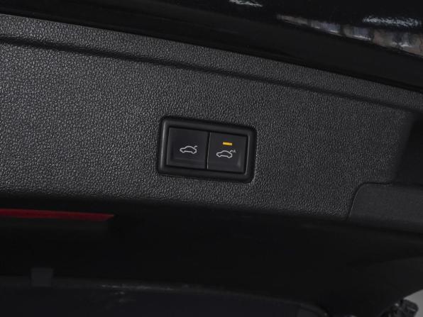 Volkswagen Touareg III с пробегом 2018 года, цена 4 949 000 рублей, 103093 км, внедорожник, Автокод Объявления