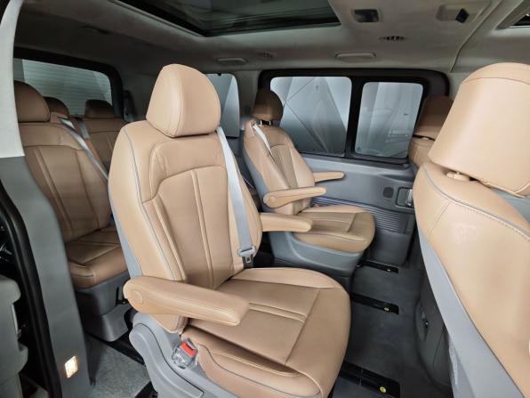 Hyundai Staria I с пробегом 2025 года, цена 8 760 000 рублей, 2864 км, минивэн, Автокод Объявления