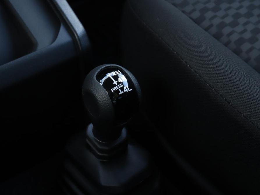 Suzuki Jimny IV Москва  - изображение 17
