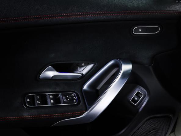 Mercedes-Benz CLA II (C118 X118) с пробегом 2019 года, цена 3 011 000 рублей, 73745 км, седан, Автокод Объявления