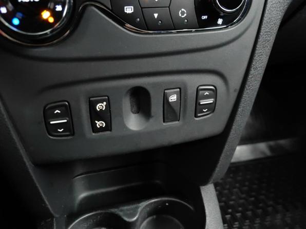 Renault Sandero II Рестайлинг с пробегом 2018 года, цена 935 000 рублей, 156000 км, хэтчбек, Автокод Объявления