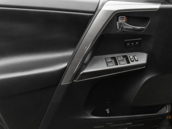 Toyota RAV4 IV (XA40) Рестайлинг с пробегом 2019 года, цена 2 350 000 рублей, 112130 км, внедорожник, Автокод Объявления