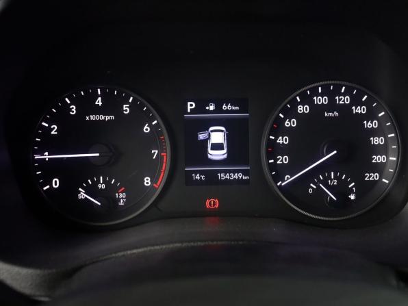 Hyundai Solaris II с пробегом 2018 года, цена 1 350 000 рублей, 154349 км, седан, Автокод Объявления