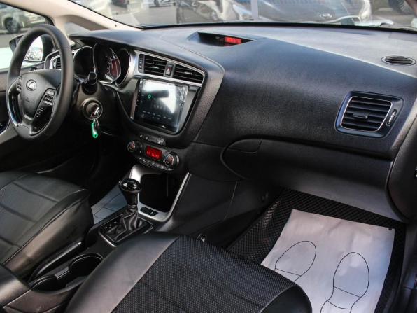 Kia Ceed II Рестайлинг с пробегом 2018 года, цена 1 087 700 рублей, 216000 км, универсал, Автокод Объявления