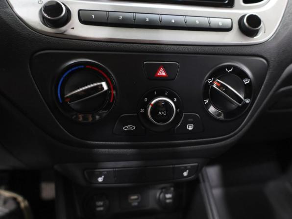 Hyundai Solaris II с пробегом 2019 года, цена 1 489 000 рублей, 76572 км, седан, Автокод Объявления