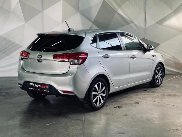 Kia Rio III Рестайлинг с пробегом 2017 года, цена 1 030 000 рублей, 95000 км, хэтчбек, Автокод Объявления