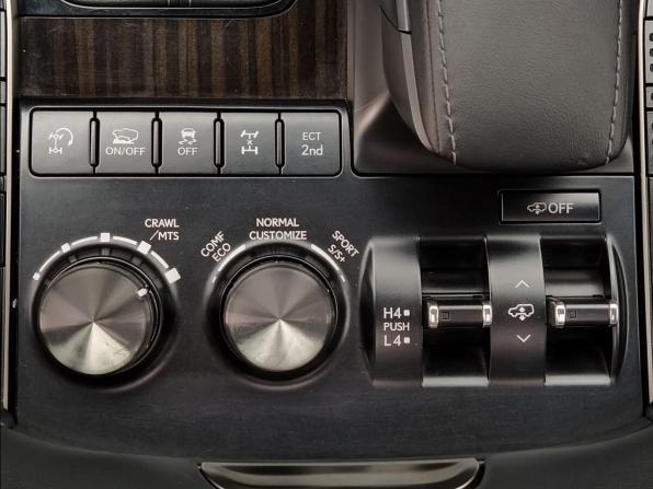 Lexus LX III Рестайлинг 2 с пробегом 2020 года, цена 11 000 000 рублей, 111230 км, внедорожник, Автокод Объявления