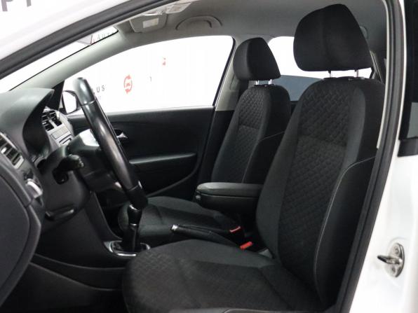 Volkswagen Polo V Рестайлинг с пробегом 2018 года, цена 859 000 рублей, 225000 км, седан, Автокод Объявления