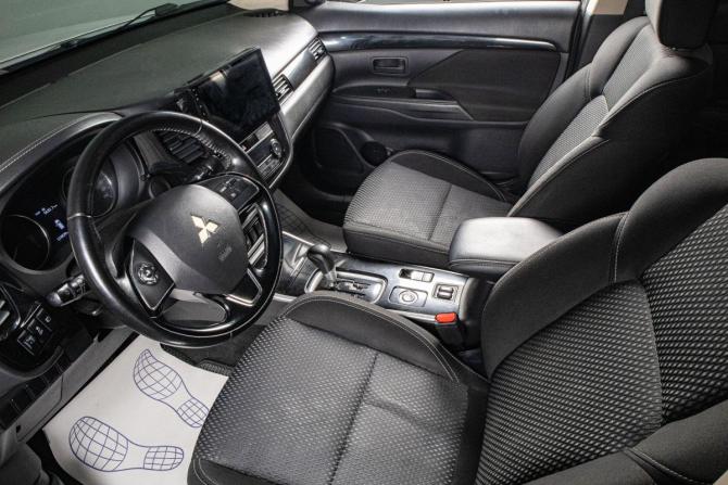 Mitsubishi Outlander III Рестайлинг 3 с пробегом 2018 года, цена 1 859 000 рублей, 219900 км, внедорожник, Автокод Объявления