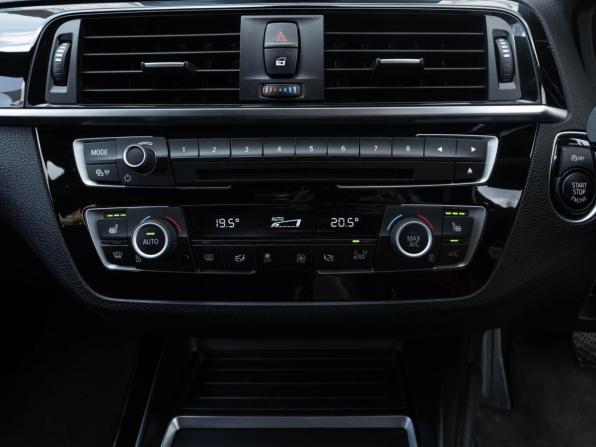 BMW 1 серии II (F20/F21) Рестайлинг 2 с пробегом 2018 года, цена 1 875 000 рублей, 65128 км, хэтчбек, Автокод Объявления