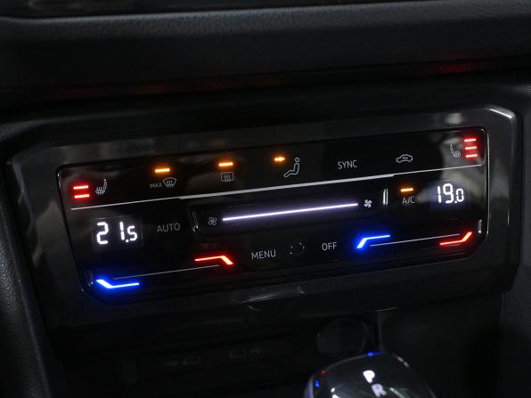 Volkswagen Tiguan II Рестайлинг с пробегом 2021 года, цена 2 720 000 рублей, 69800 км, внедорожник, Автокод Объявления