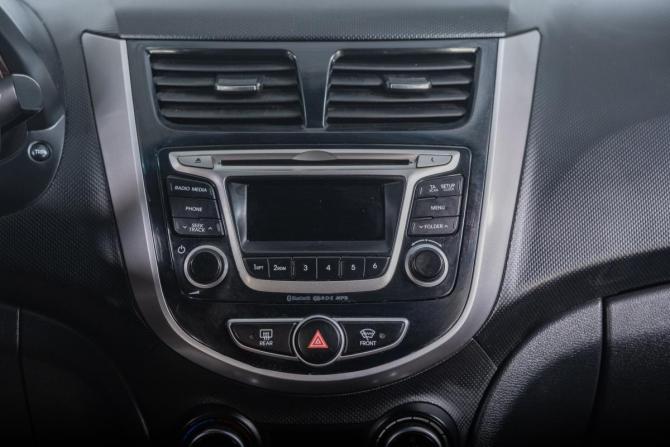 Hyundai Solaris I Рестайлинг с пробегом 2014 года, цена 1 049 000 рублей, 124000 км, седан, Автокод Объявления