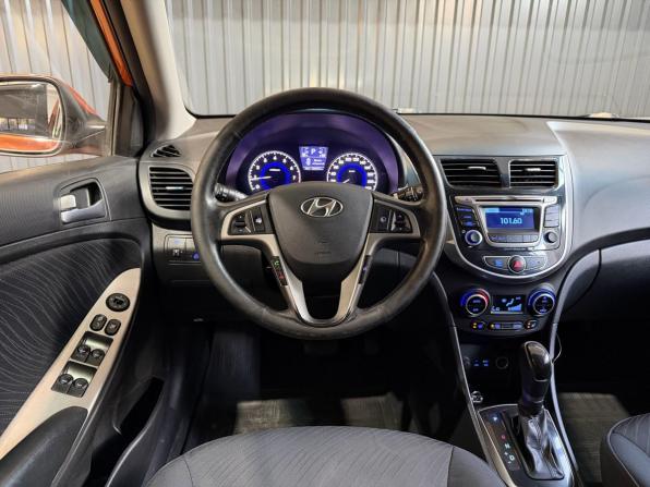 Hyundai Solaris I Рестайлинг с пробегом 2015 года, цена 1 199 900 рублей, 120000 км, седан, Автокод Объявления