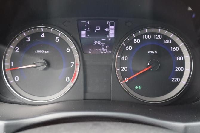 Hyundai Solaris I Рестайлинг с пробегом 2015 года, цена 849 000 рублей, 216000 км, седан, Автокод Объявления