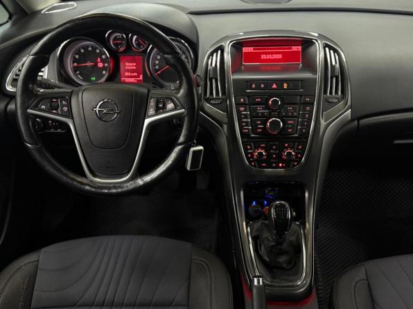 Opel Astra J Рестайлинг с пробегом 2013 года, цена 750 000 рублей, 186525 км, седан, Автокод Объявления