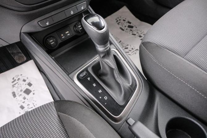 Hyundai Solaris II с пробегом 2018 года, цена 1 549 000 рублей, 9500 км, седан, Автокод Объявления
